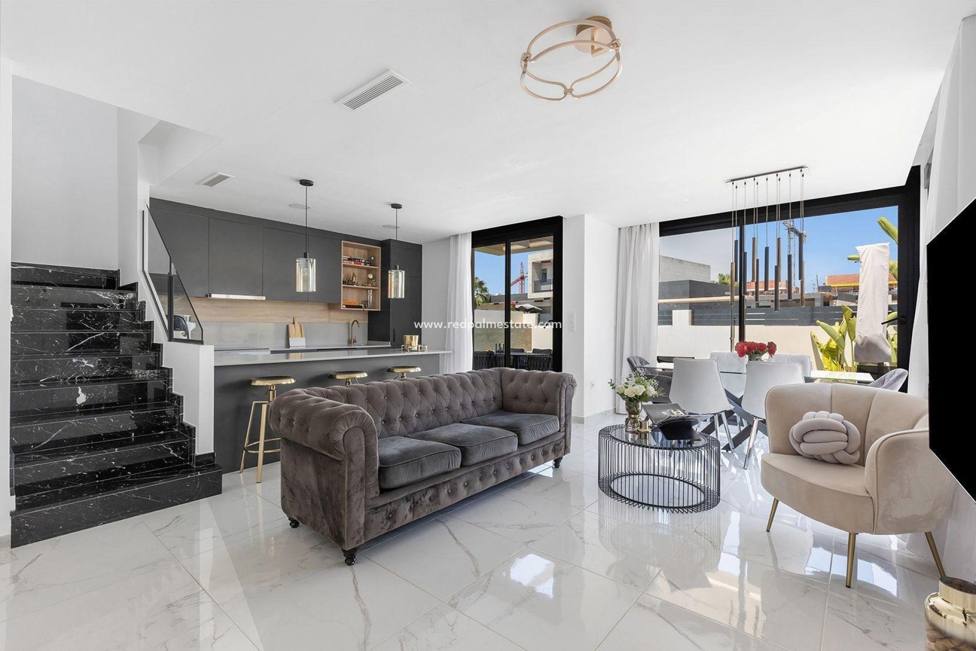 Videresalg - Villa -
Torrevieja - Torretas