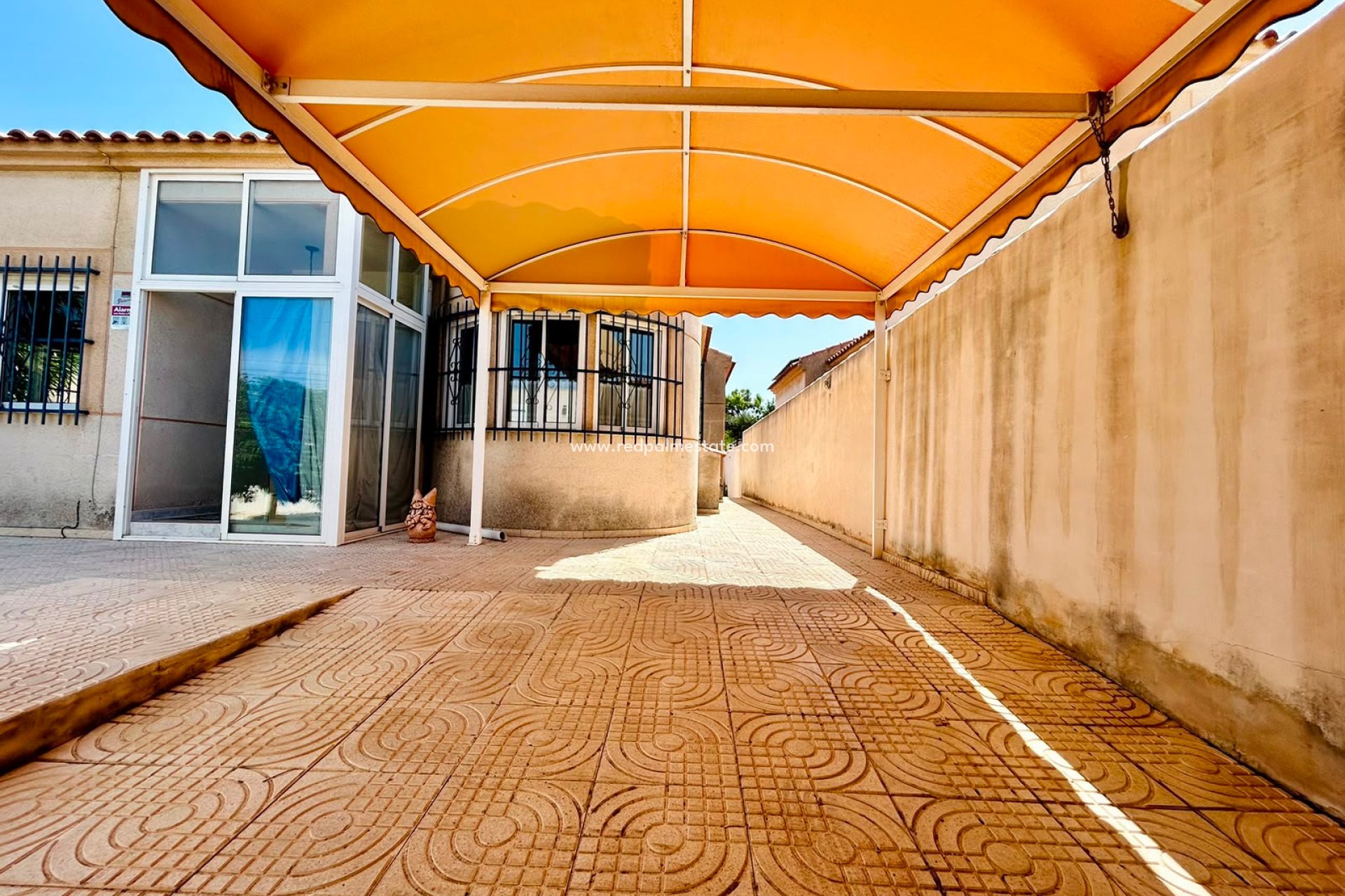 Videresalg - Villa -
Torrevieja - Urbanización San Luis