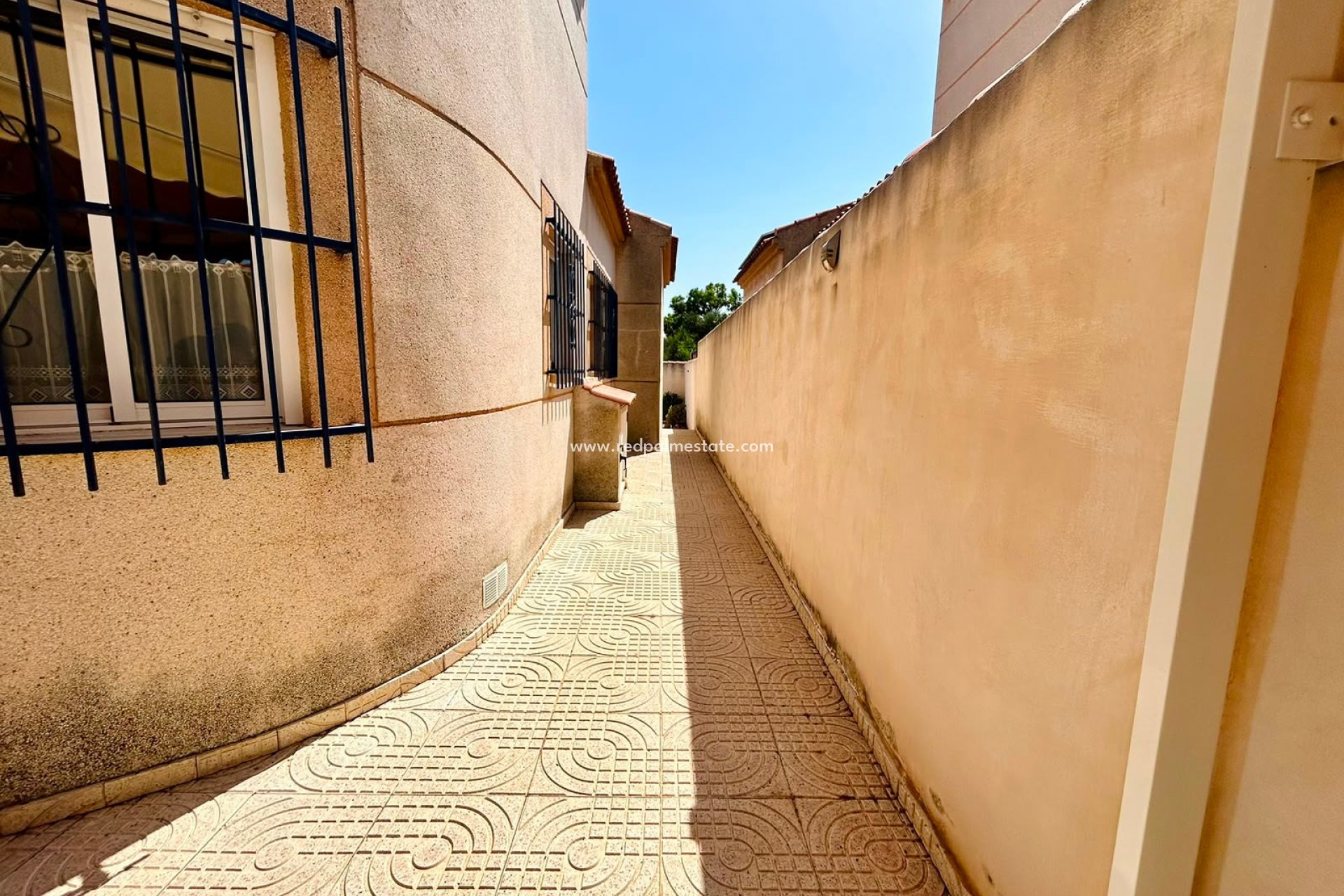 Videresalg - Villa -
Torrevieja - Urbanización San Luis