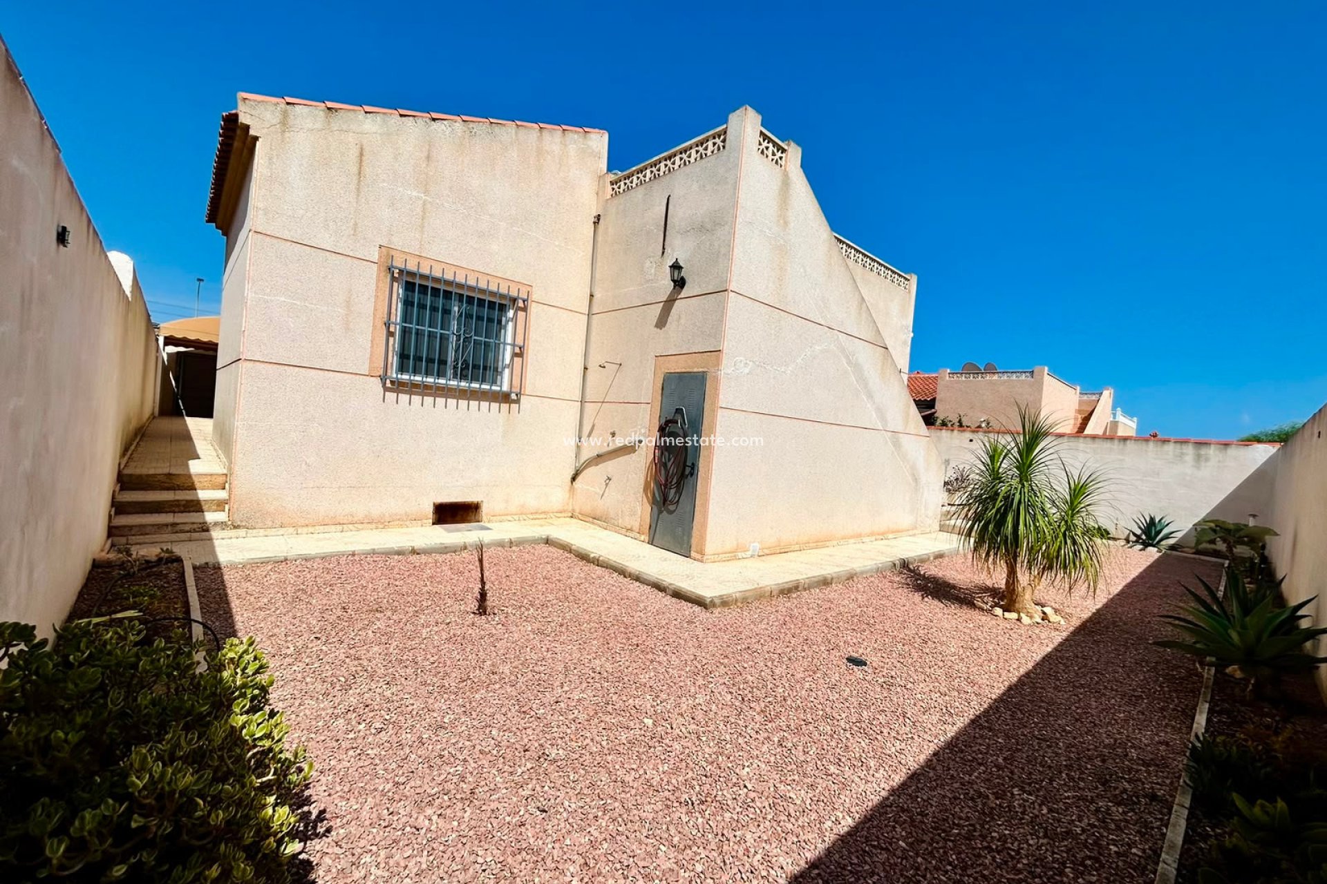 Videresalg - Villa -
Torrevieja - Urbanización San Luis