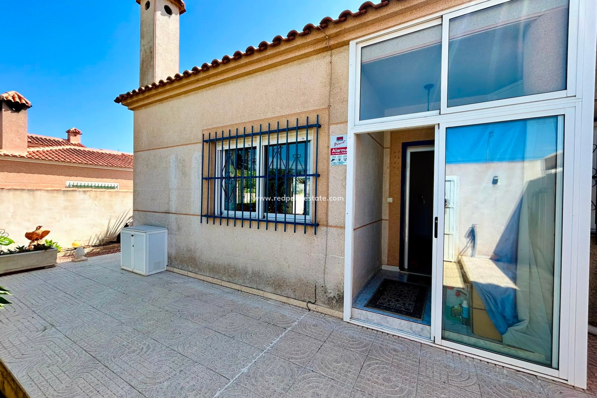Videresalg - Villa -
Torrevieja - Urbanización San Luis