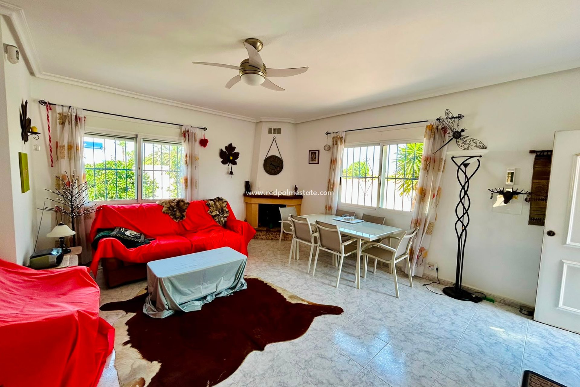 Videresalg - Villa -
Torrevieja - Urbanización San Luis