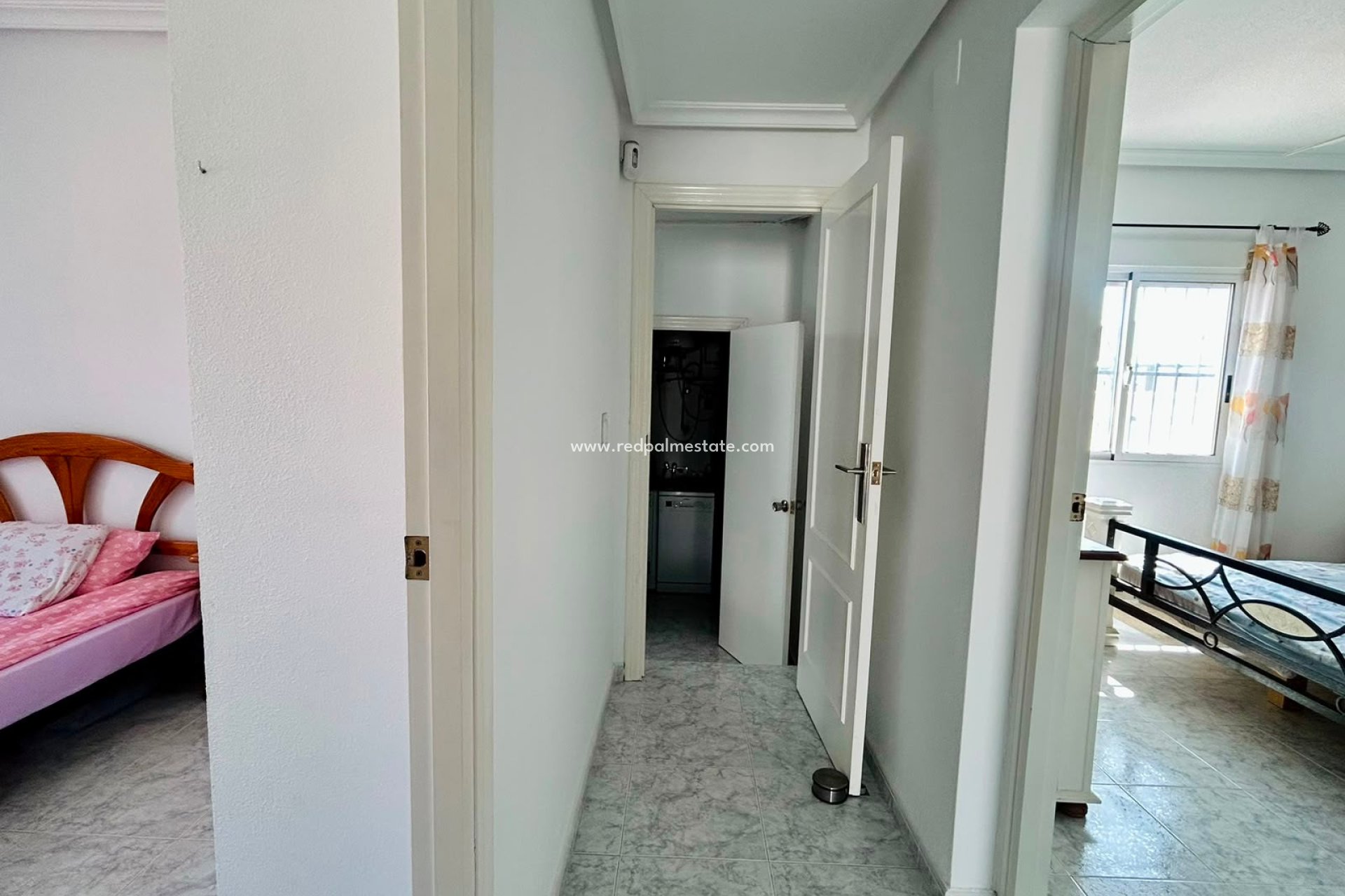 Videresalg - Villa -
Torrevieja - Urbanización San Luis
