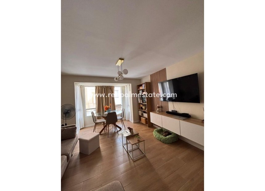 Videresalg - Villa -
Torrevieja