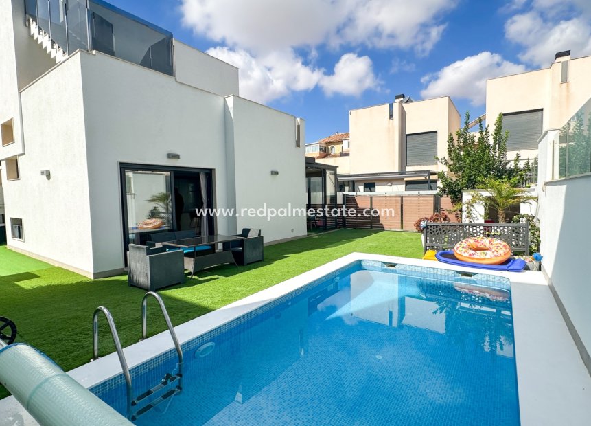 Videresalg - Villa -
Torrevieja