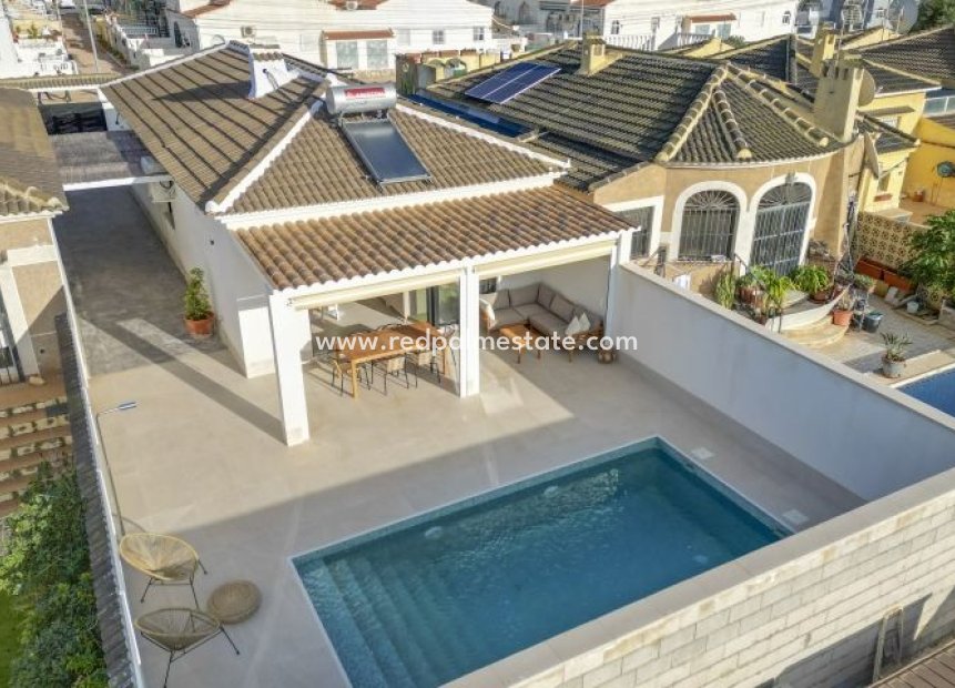 Videresalg - Villa -
Torrevieja