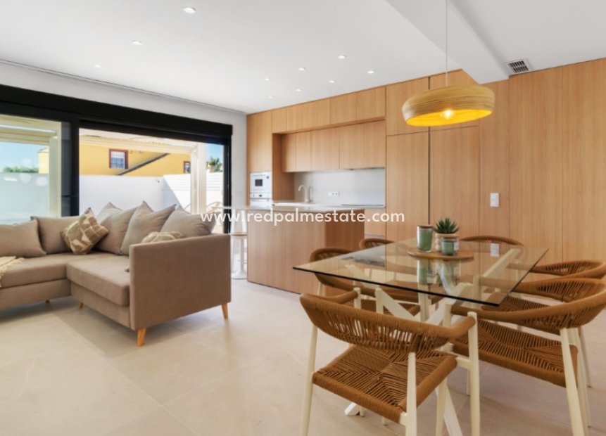 Videresalg - Villa -
Torrevieja