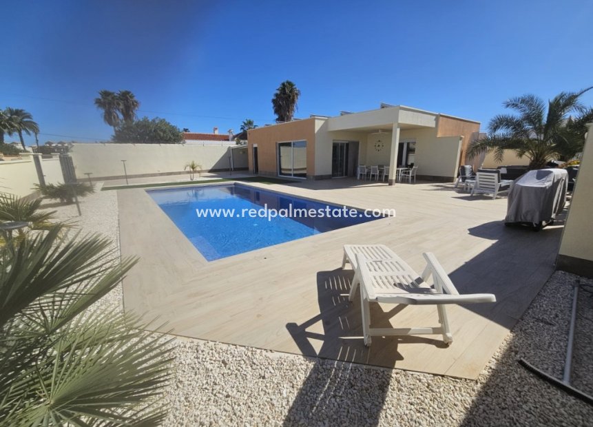 Videresalg - Villa -
Torrevieja