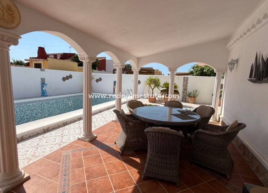 Videresalg - Villa -
Torrevieja