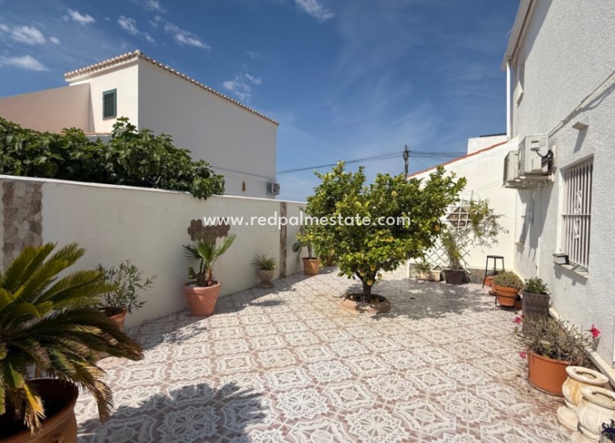 Videresalg - Villa -
Torrevieja