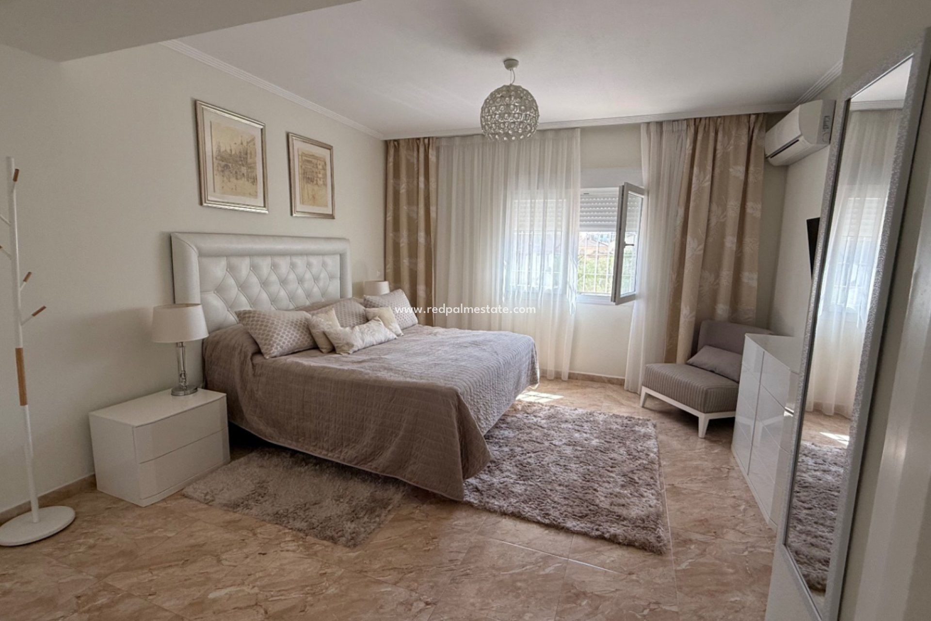 Videresalg - Villa -
Torrevieja