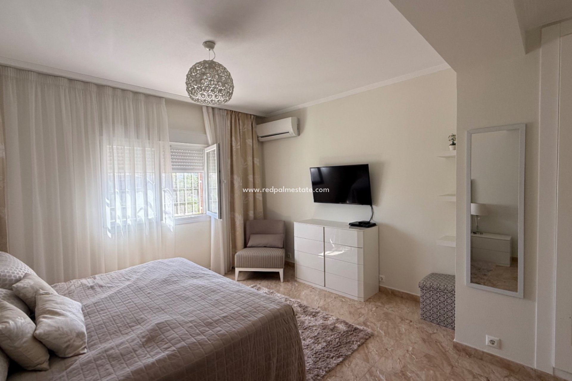 Videresalg - Villa -
Torrevieja