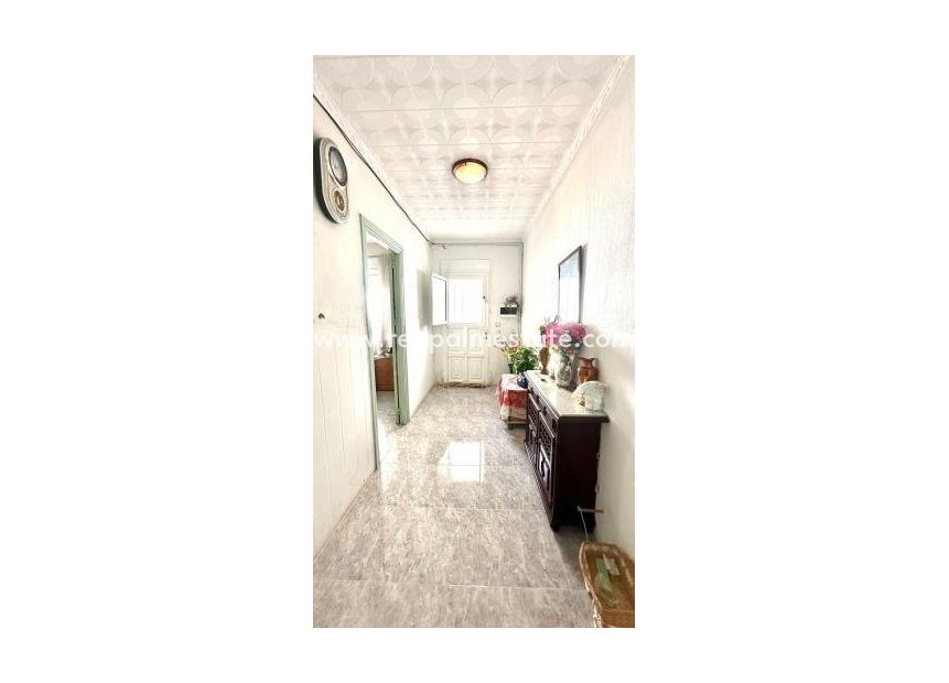 Videresalg - Villa -
Torrevieja