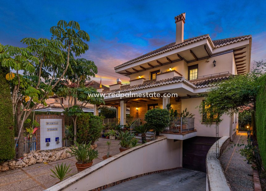 Videresalg - Villa -
Torrevieja