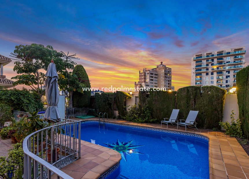 Videresalg - Villa -
Torrevieja