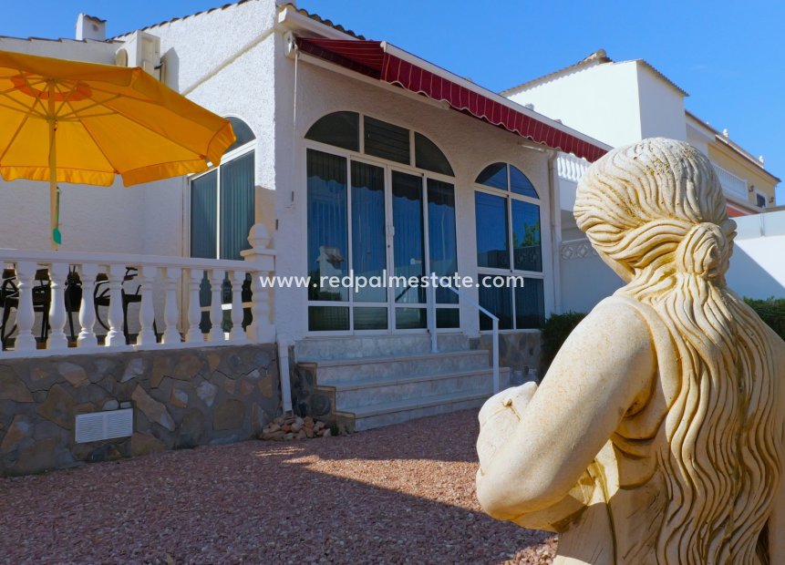 Videresalg - Villa -
Torrevieja