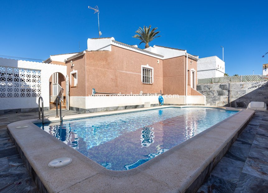 Videresalg - Villa -
Torrevieja