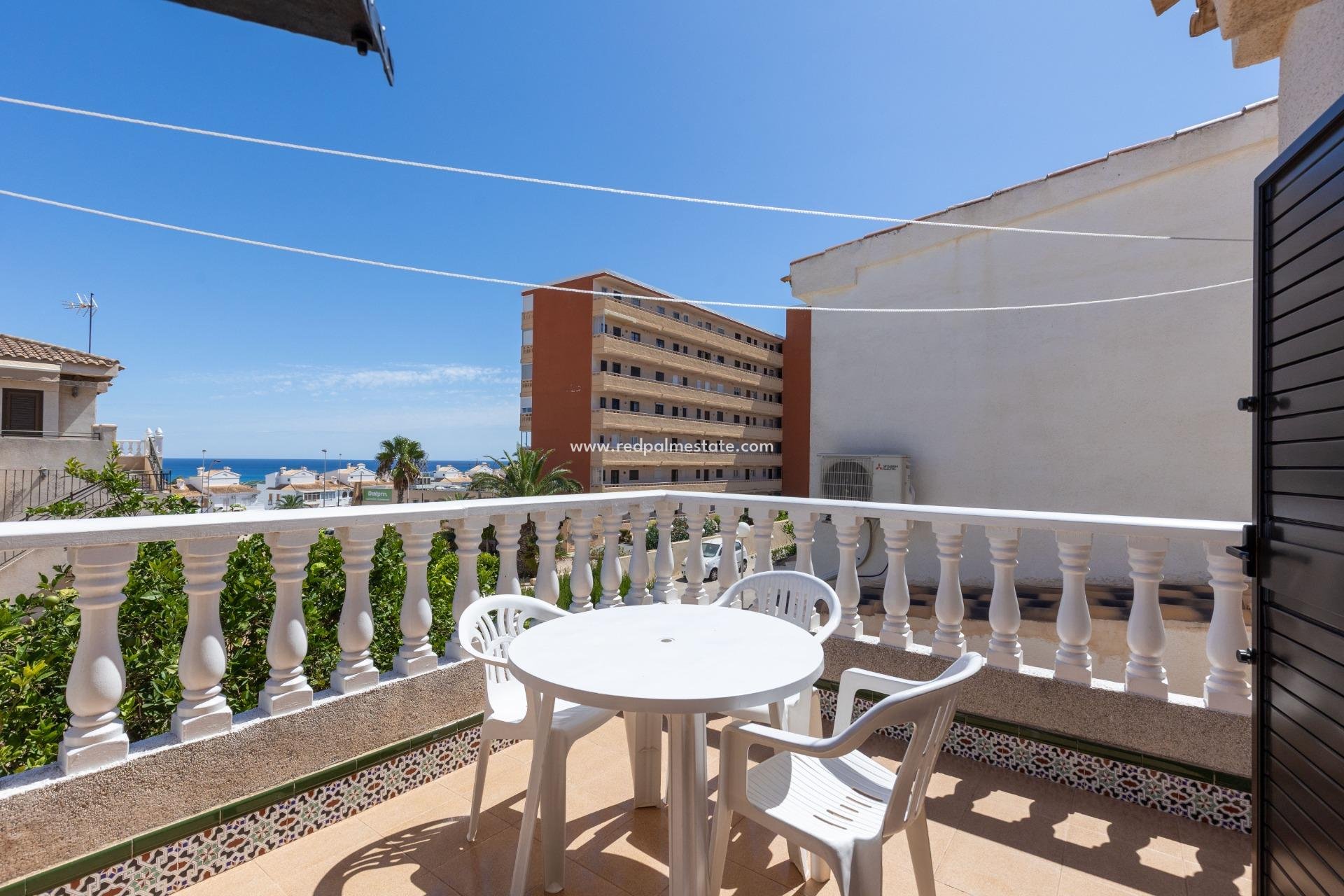 Videresalg - Villa -
Torrevieja