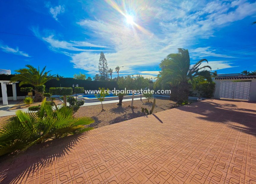 Videresalg - Villa -
Torrevieja