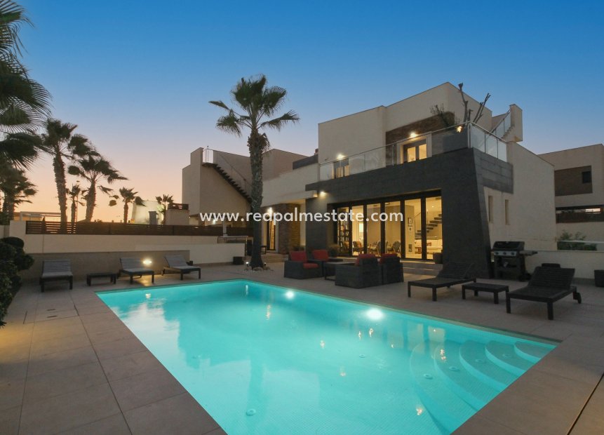 Videresalg - Villa -
Torrevieja