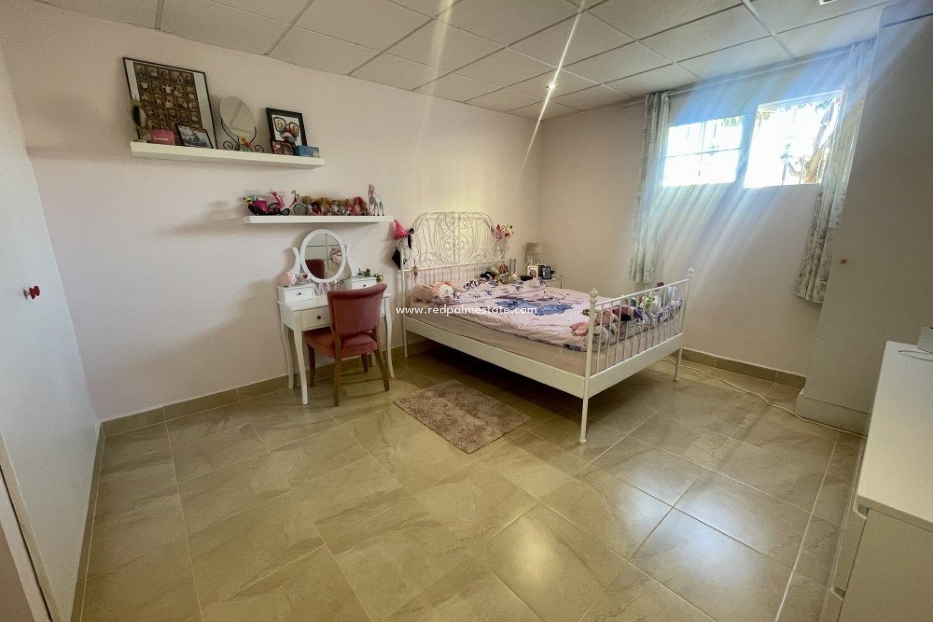 Videresalg - Villa -
Urb. La Marina - Inland