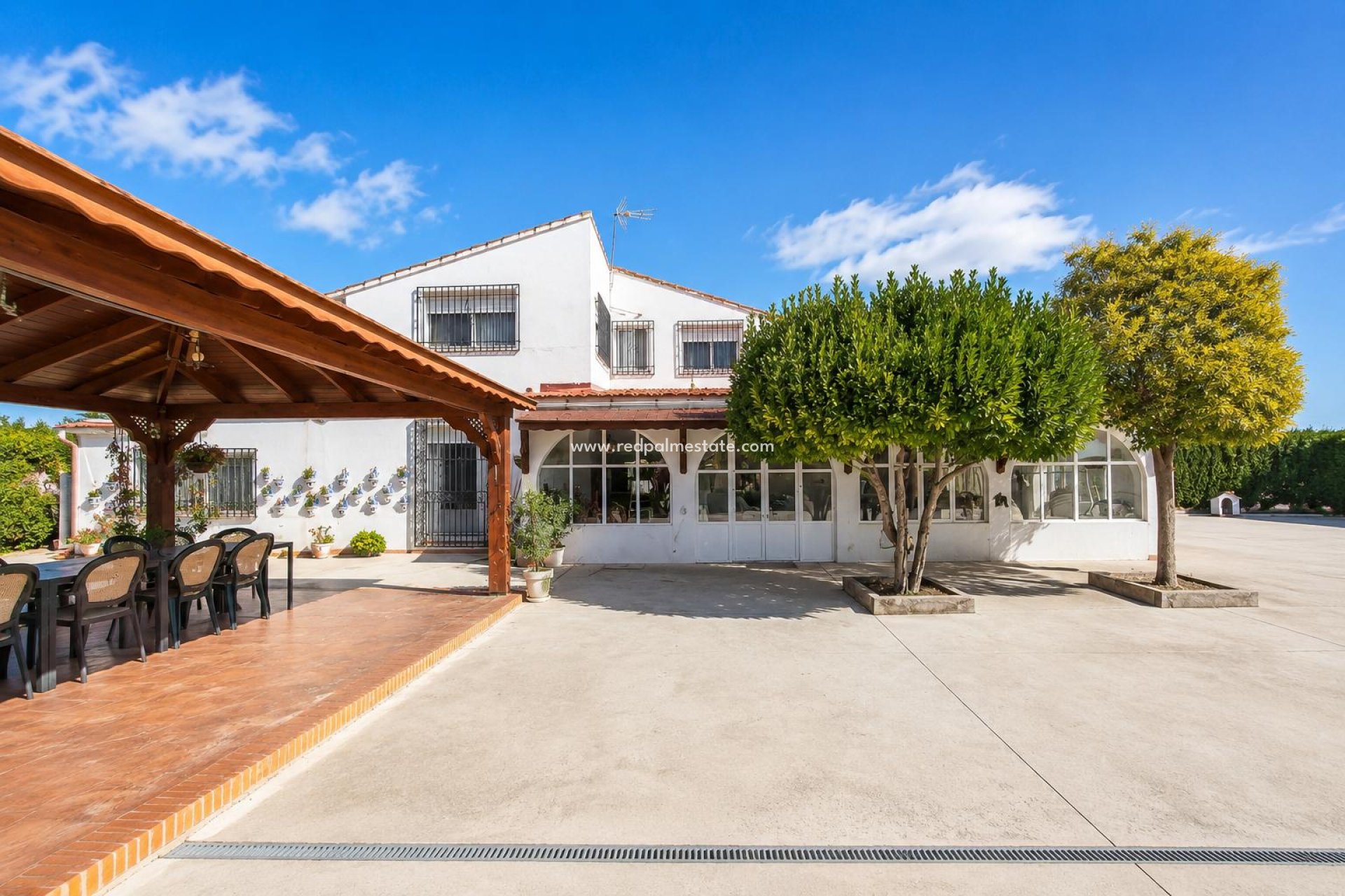 Videresalg - Villa -
Villena - Inland