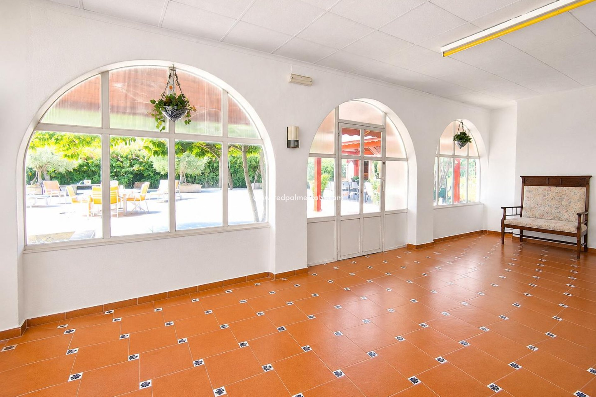 Videresalg - Villa -
Villena - Inland