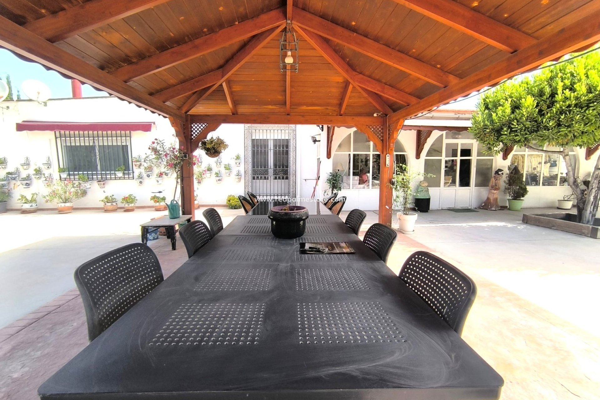 Videresalg - Villa -
Villena - Inland
