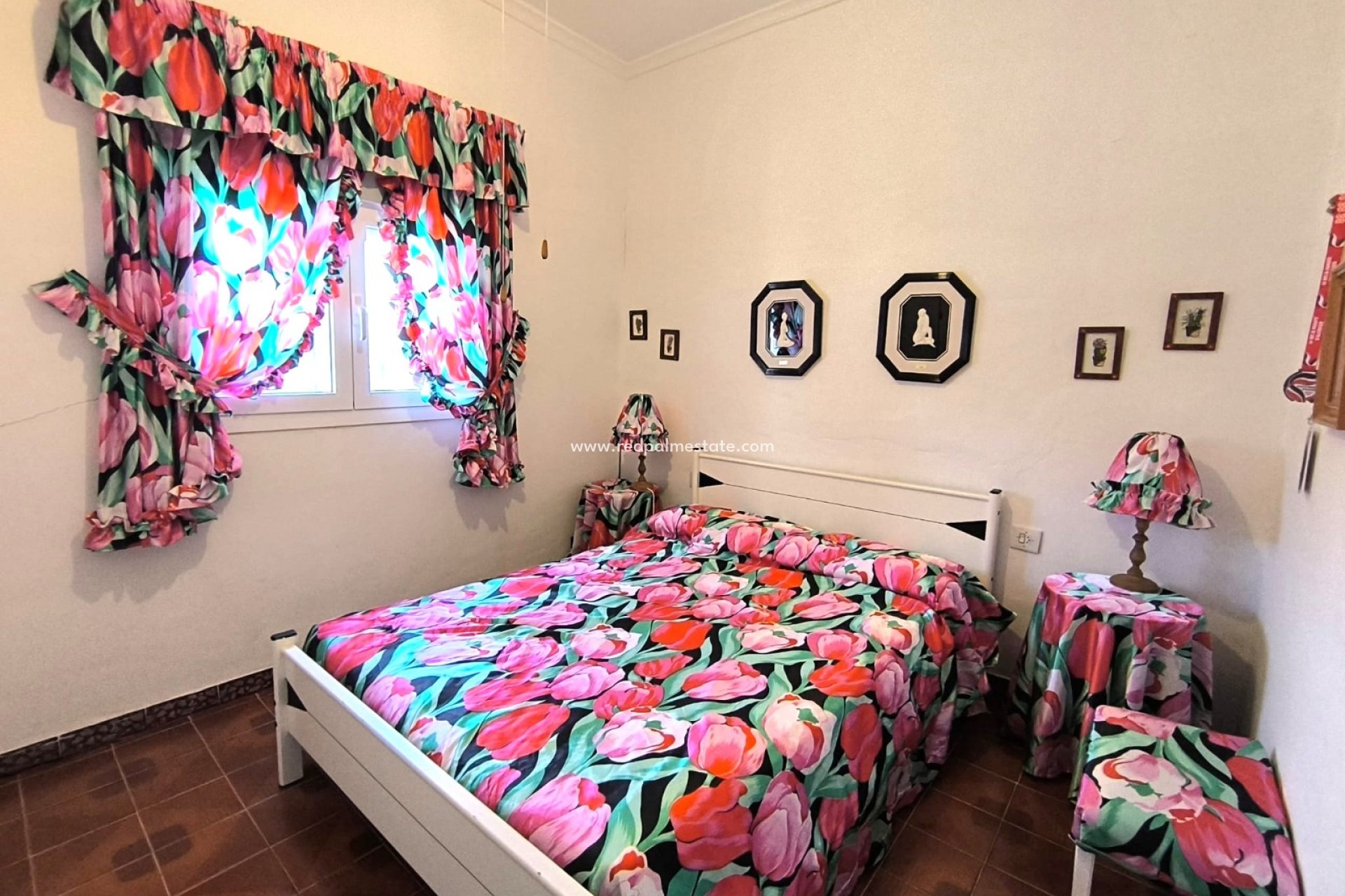Videresalg - Villa -
Villena - Inland