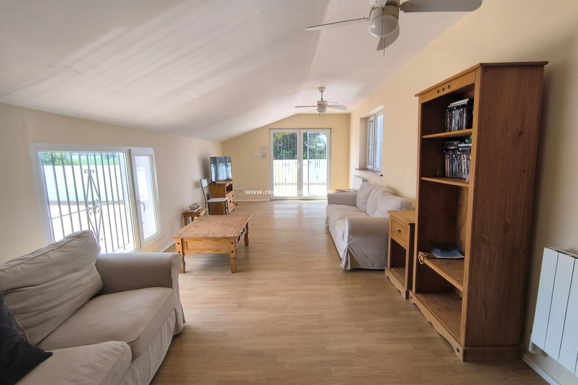 Videresalg - Villa -
Villena - Inland