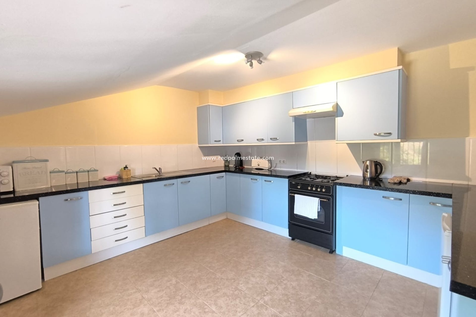 Videresalg - Villa -
Villena - Inland