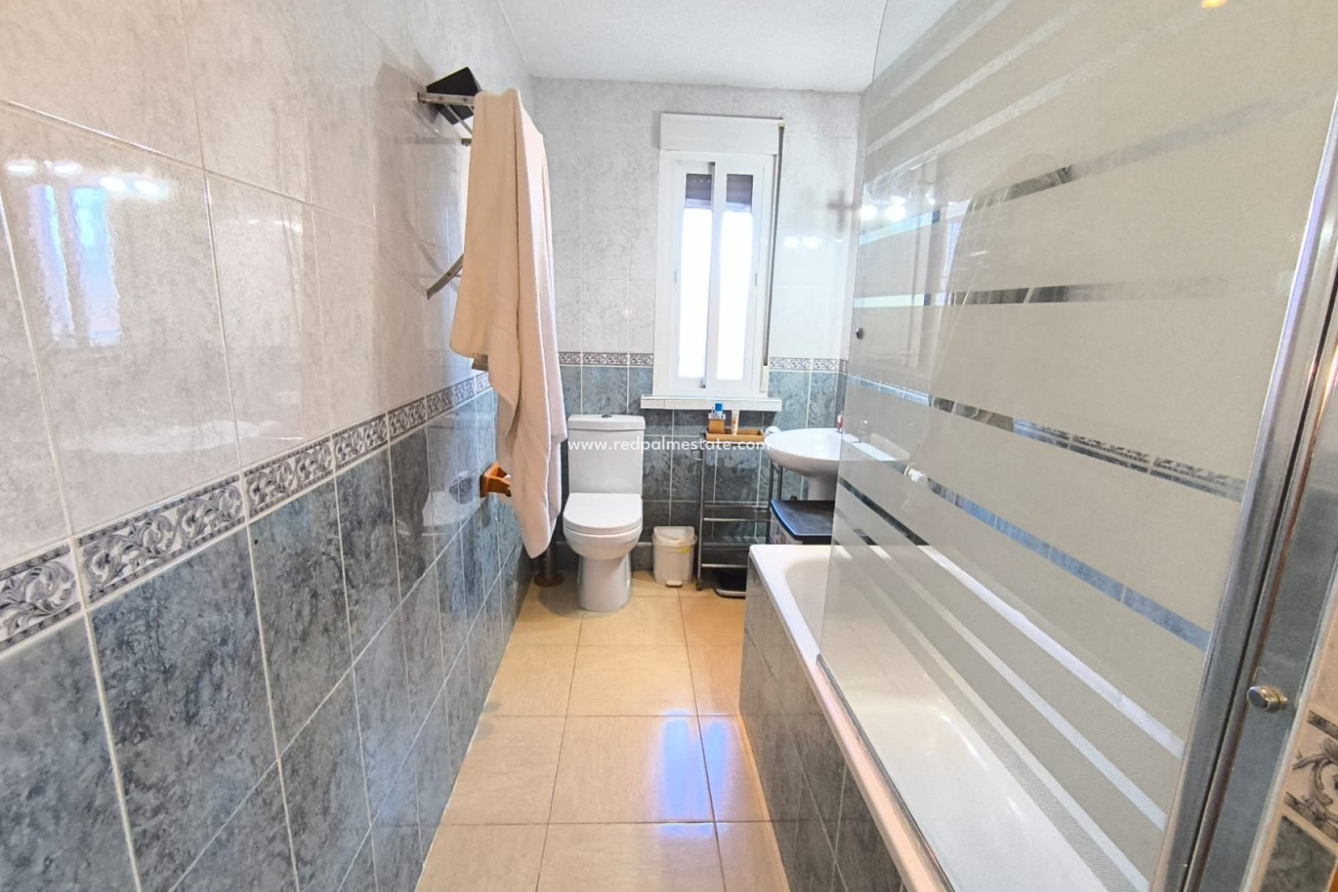 Videresalg - Villa -
Villena - Inland