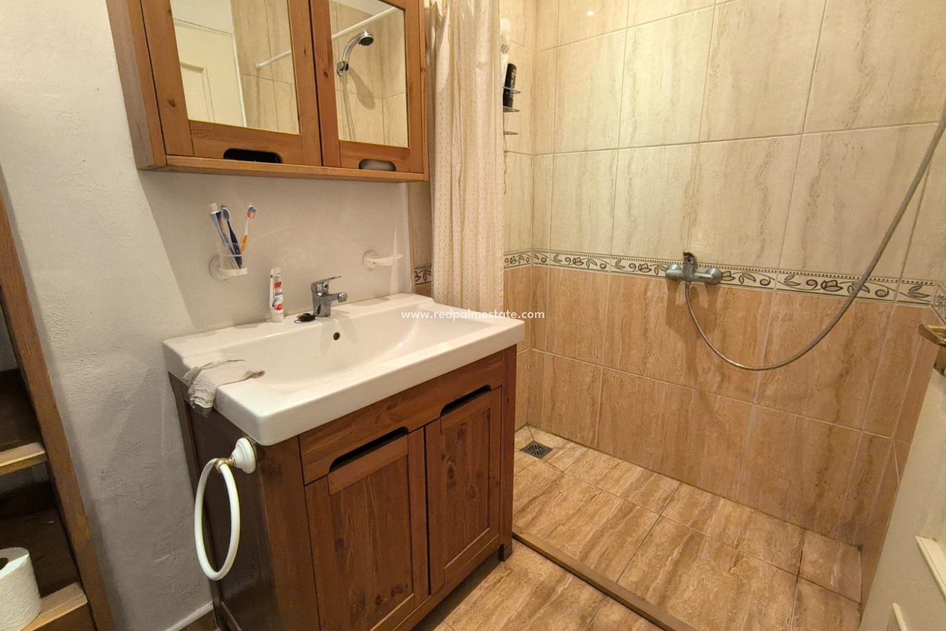 Videresalg - Villa -
Villena - Inland