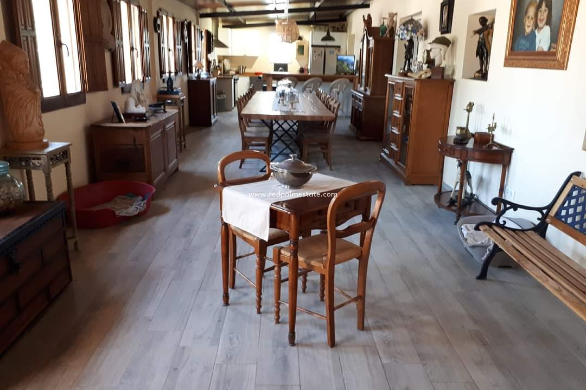 Videresalg - Villa -
Villena - Inland