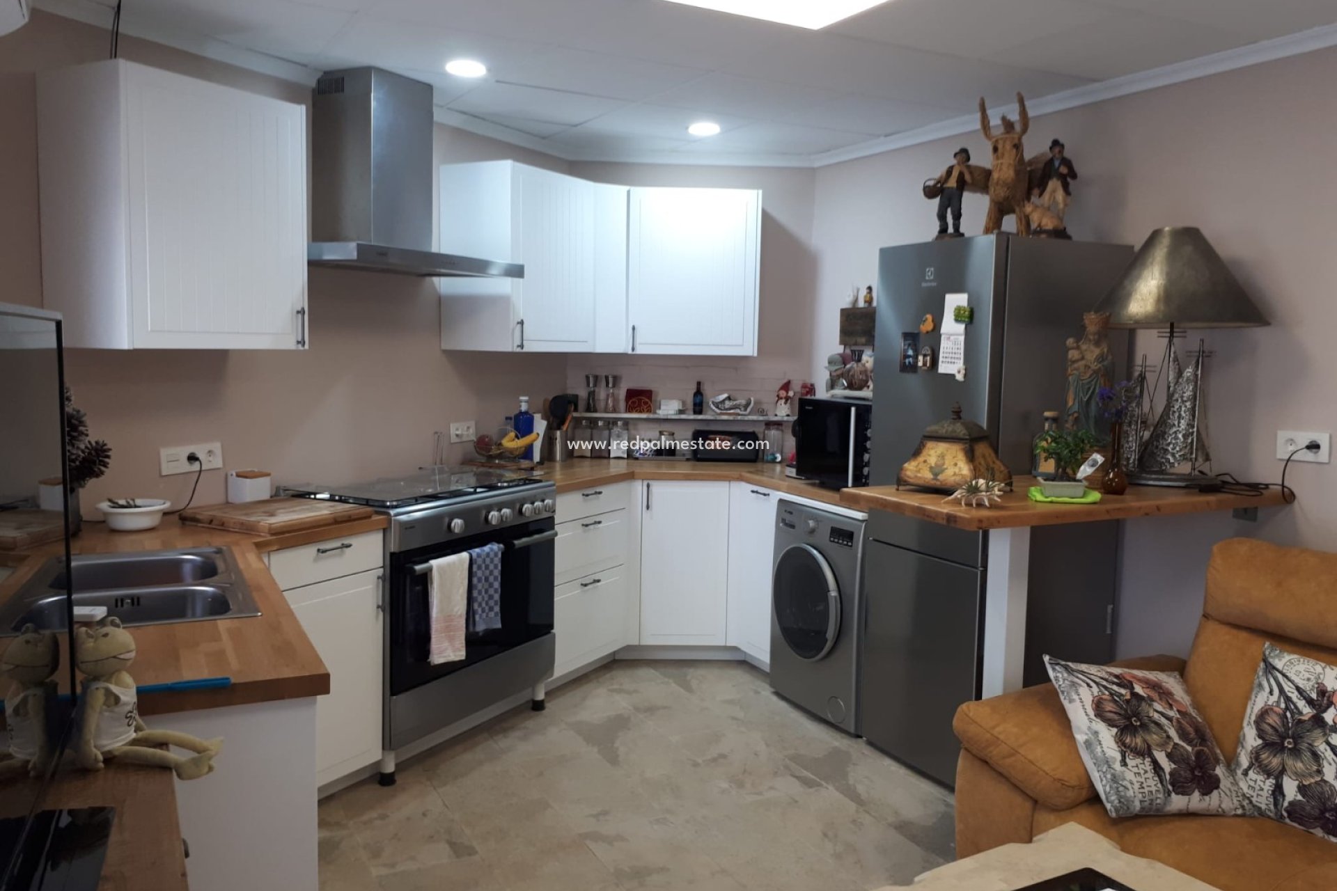 Videresalg - Villa -
Villena - Inland