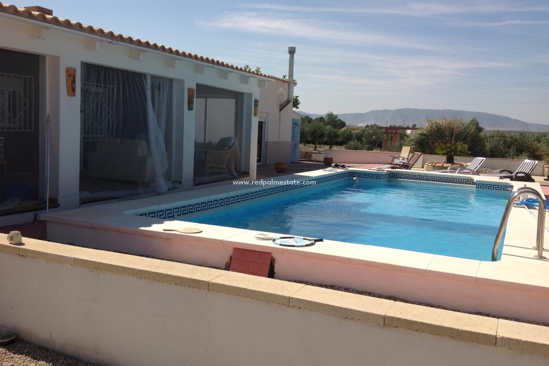 Videresalg - Villa -
Villena - Inland
