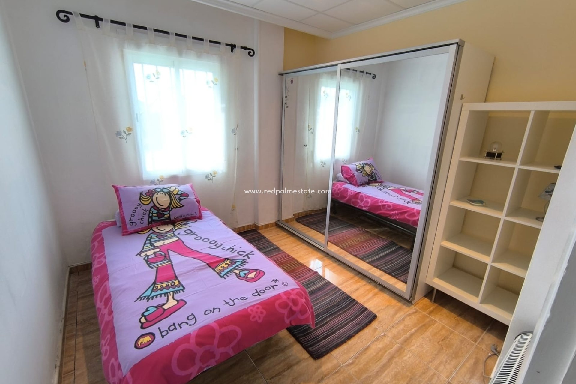 Videresalg - Villa -
Villena - Inland