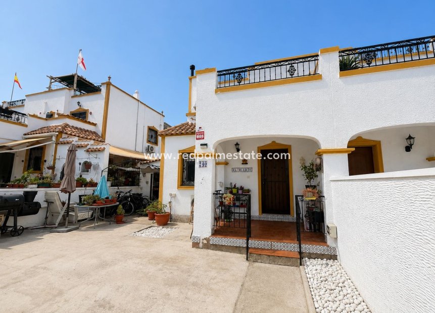 Videresalg - Villa -
Vistabella Golf Entre Naranjos - Inland