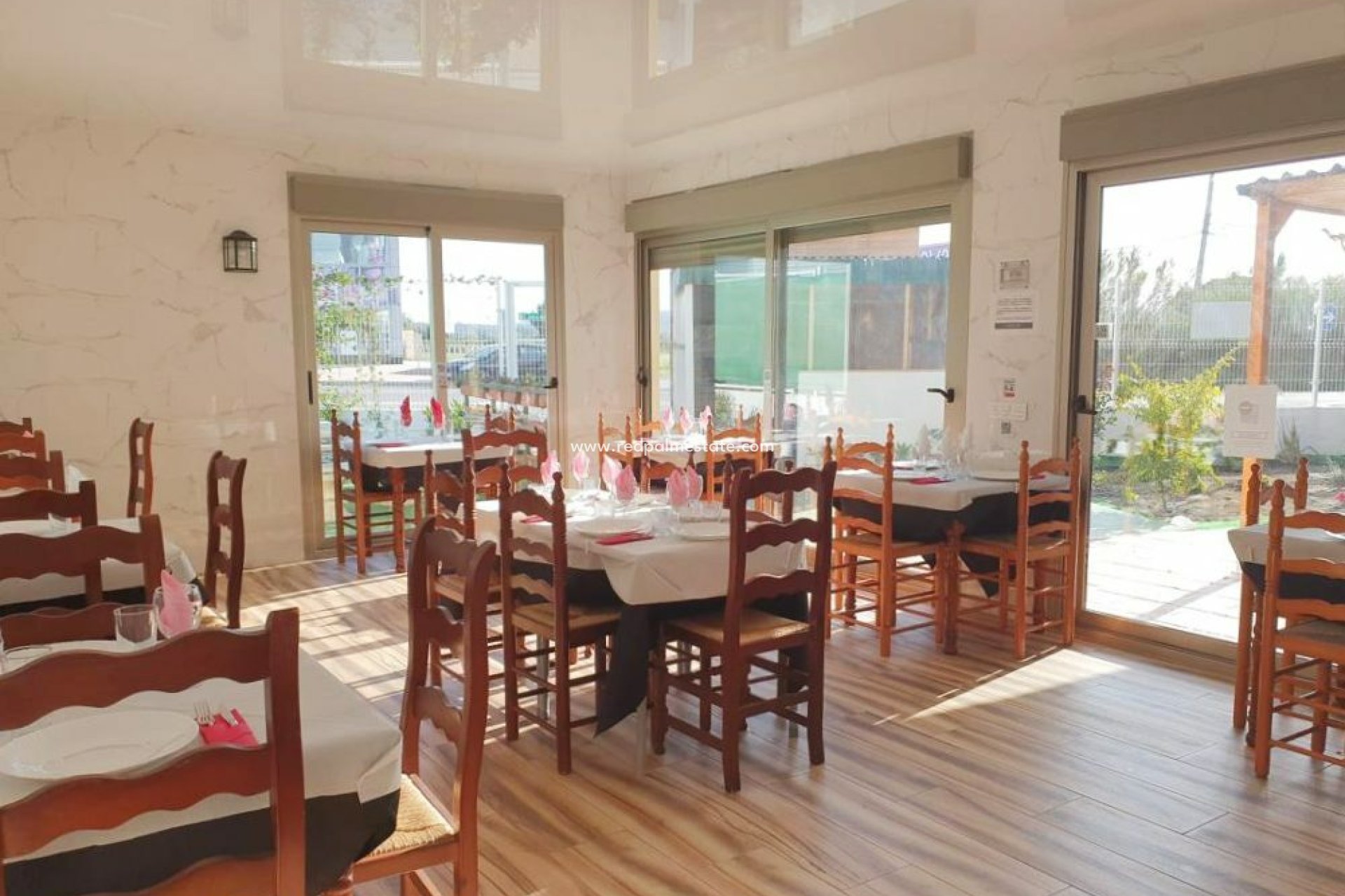 Videresalg - Virksomhet -
Almoradí - Inland