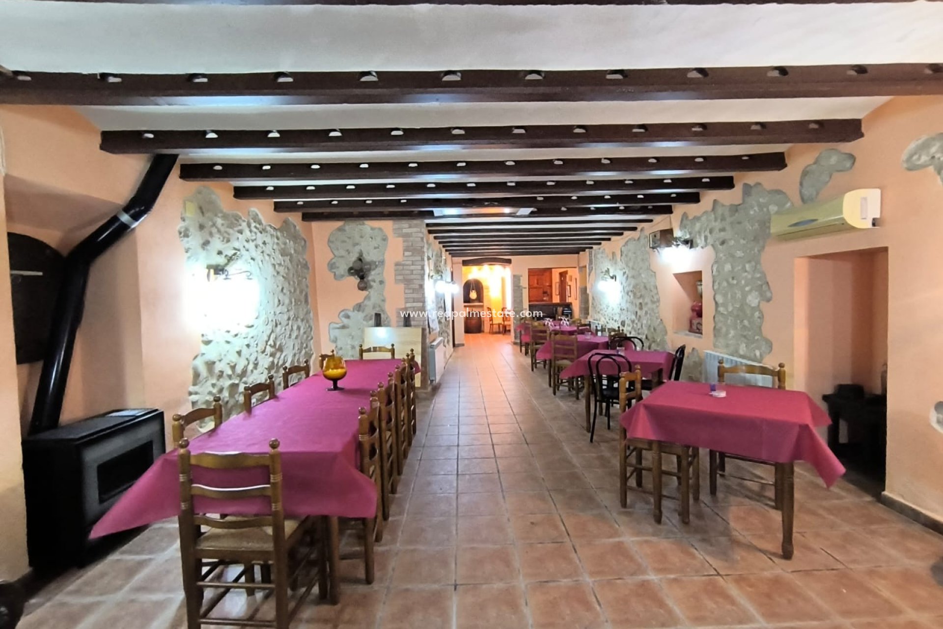 Videresalg - Virksomhet -
Banyeres De Mariola - Inland