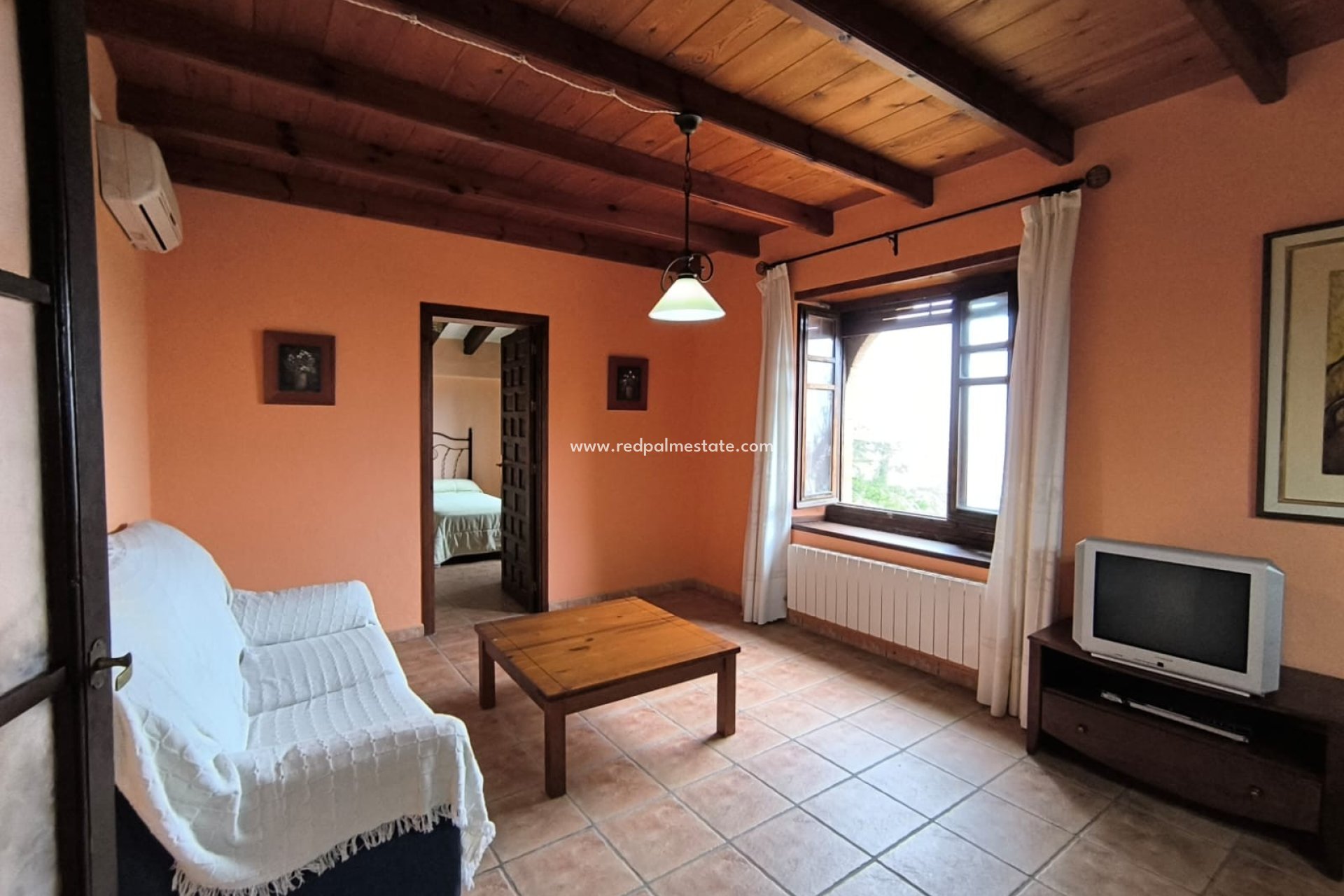 Videresalg - Virksomhet -
Banyeres De Mariola - Inland