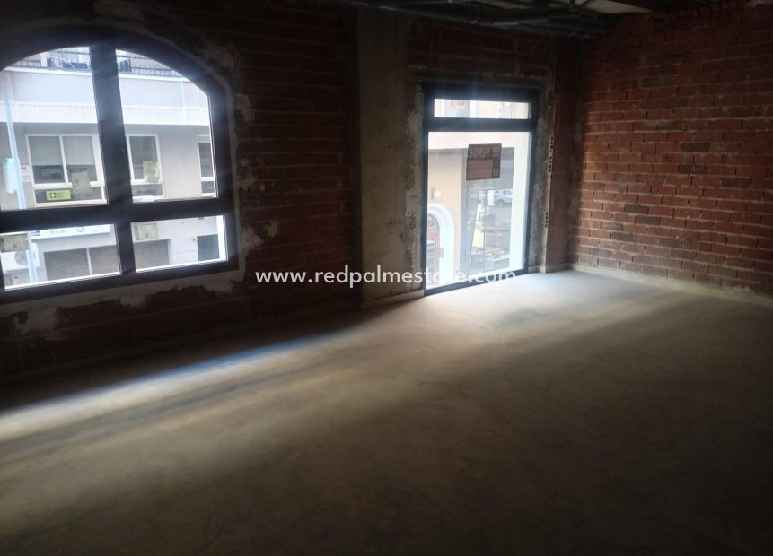 Videresalg - Virksomhet -
Orihuela Costa - Orihuela Ciudad