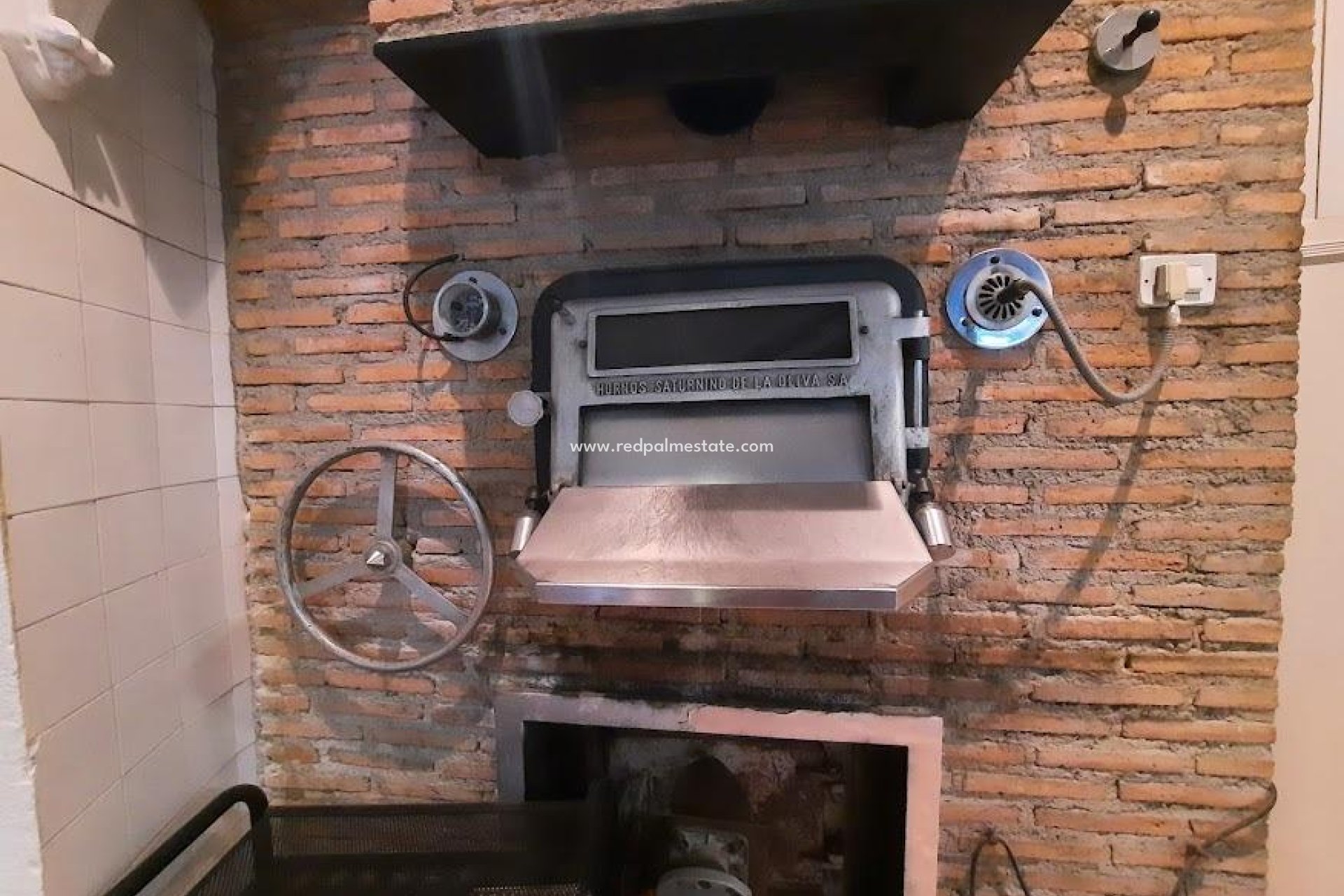 Videresalg - Virksomhet -
Torrevieja - El Acequión - Los Náufragos