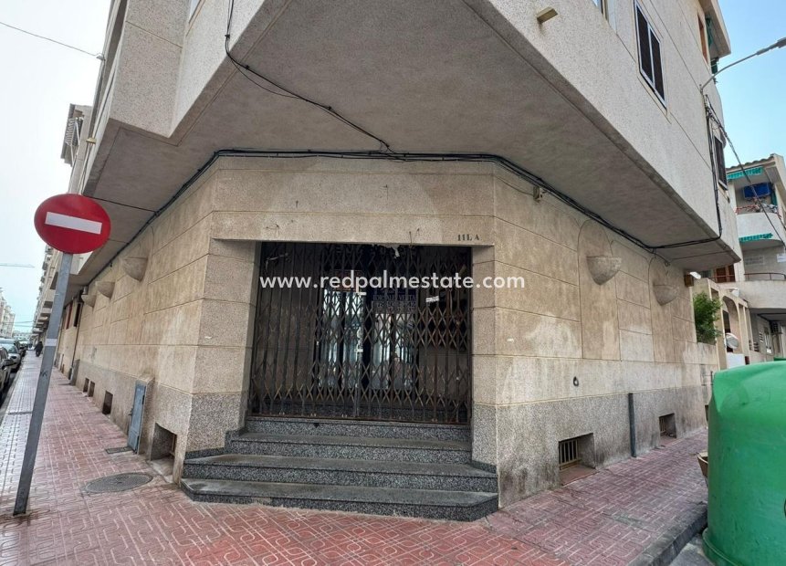 Videresalg - Virksomhet -
Torrevieja - El Acequión - Los Náufragos