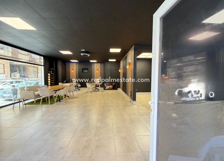 Videresalg - Virksomhet -
Torrevieja - Playa de los Locos