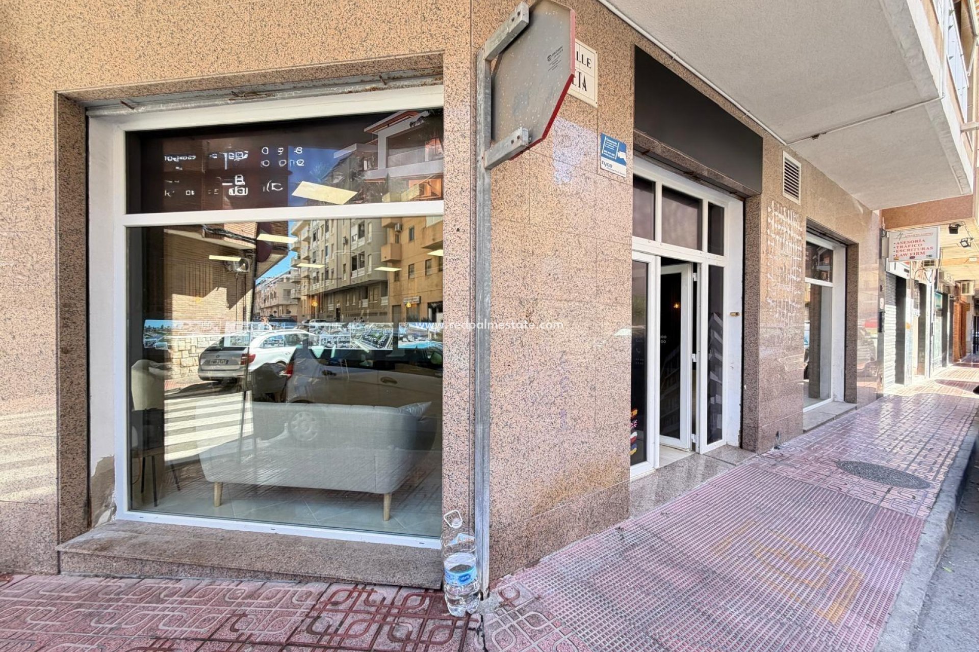 Videresalg - Virksomhet -
Torrevieja - Playa de los Locos
