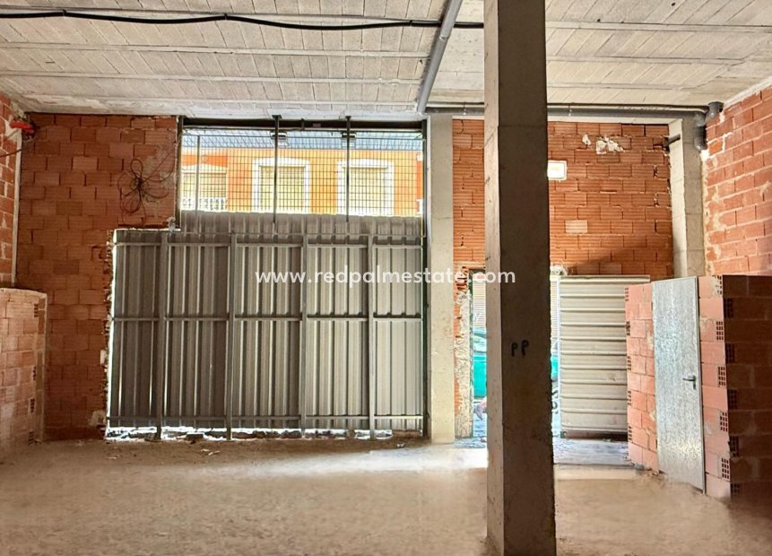 Videresalg - Virksomhet -
Torrevieja - Playa del Cura