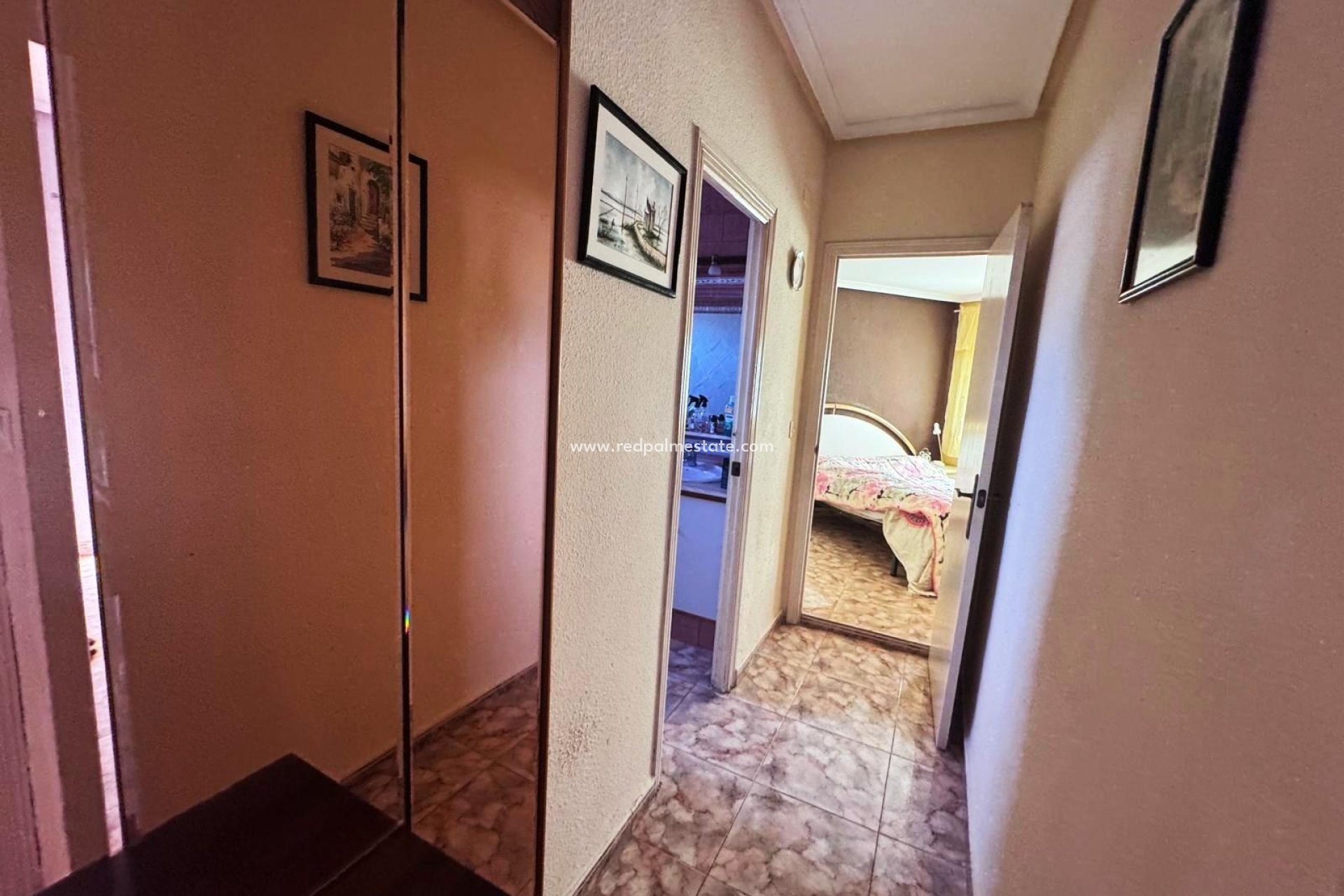 Videresalg - Virksomhet -
Torrevieja - Playa del Cura