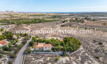 Villa - Återförsäljning - Alicante - Ciudad De Asís - Font-calent - El Bacarot