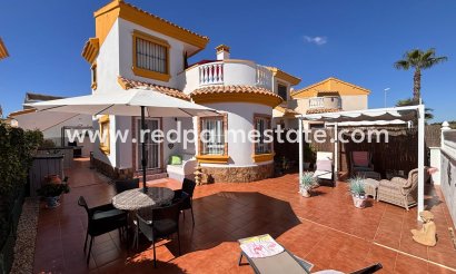 Villa - Återförsäljning - Guardamar del Segura - Guardamar